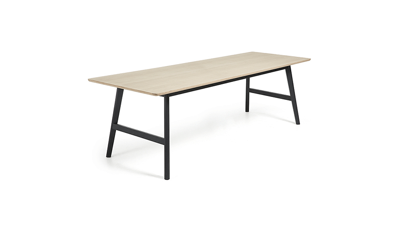 Harper dining table | SURROUND